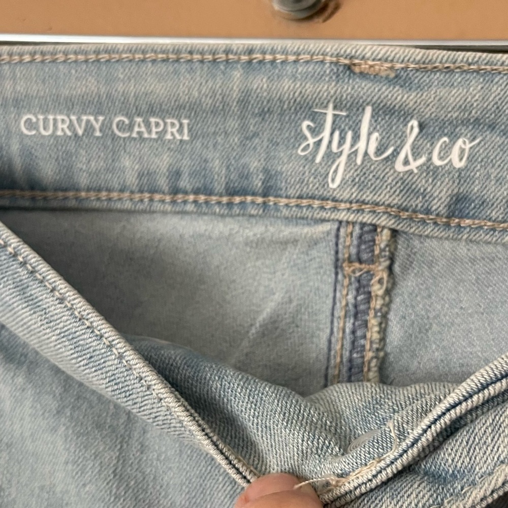 Style & Co. Light Blue Capri Embroidered Jeans size 16 - Picture 5 of 8